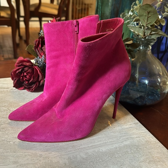 Authentic Louboutin So Kate Pink Suede Booty - Picture 3 of 6